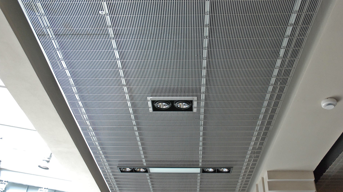 faux-plafond en grille électro-soudée RADIUS www.plafondmetaldesign.fr  - <p>faux-plafond en grille électro-soudée RADIUS <a href=