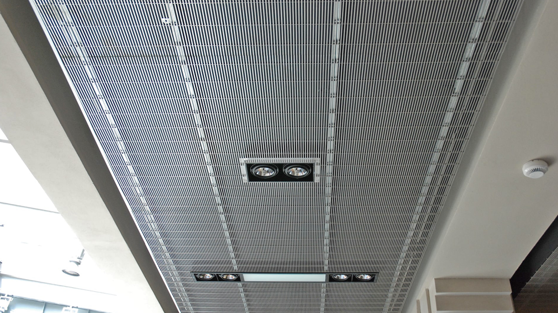 faux-plafond en grille électro-soudée RADIUS www.plafondmetaldesign.fr - <p>faux-plafond en grille électro-soudée RADIUS <a href=