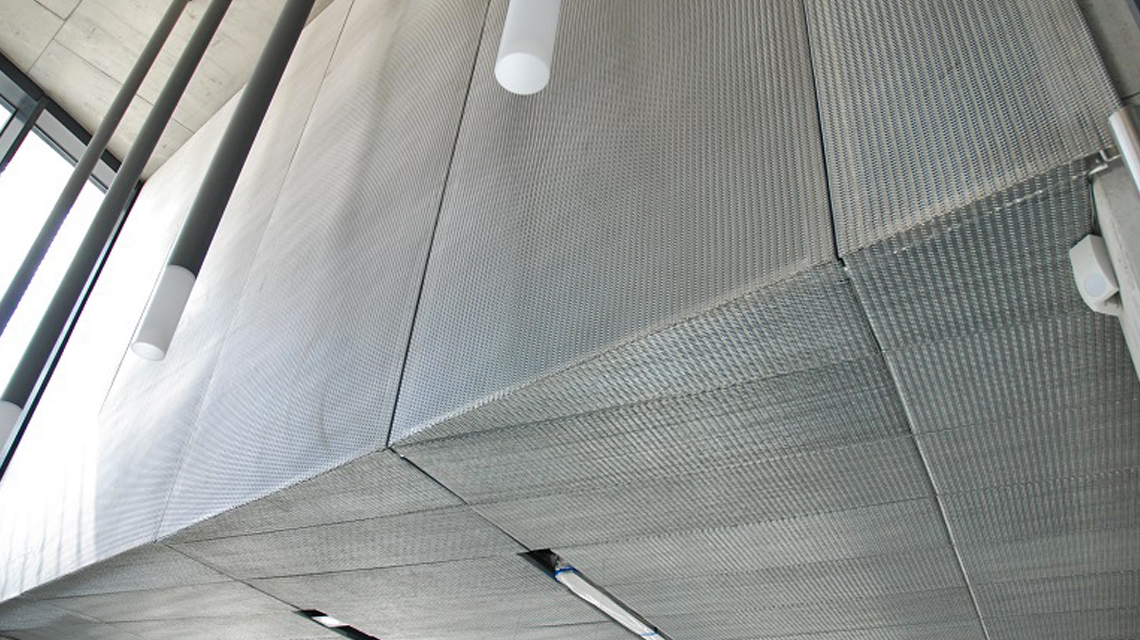 plafond en maille métallique acier inoxydable www.plafondmetaldesign.fr - <p>plafond en maille métallique acier inoxydable <a href=
