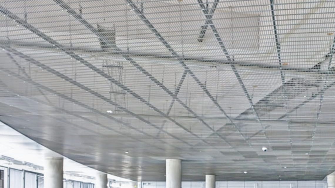 grille métallique électro-soudée SLOT architecture design www.plafondmetaldesign.fr - <p>grille métallique électro-soudée SLOT architecture design <a href=