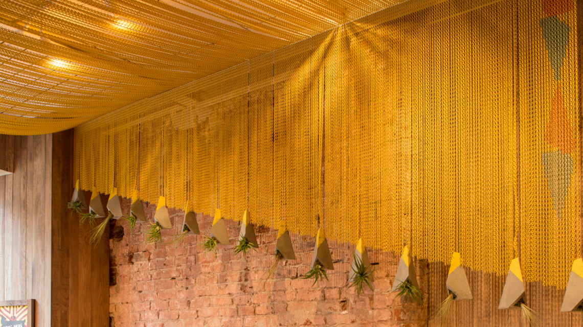 plafond en chaîne à maillons aluminium anodisés architecture et design www.plafondmetaldesign.fr - <p>plafond en chaîne à maillons aluminium anodisés architecture et design <a href=