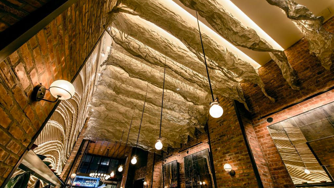 résille métallique inox pour le plafond design du bar restaurant www.plafondmetaldesign.fr  - <p>résille métallique inox pour le plafond design du bar restaurant <a href=