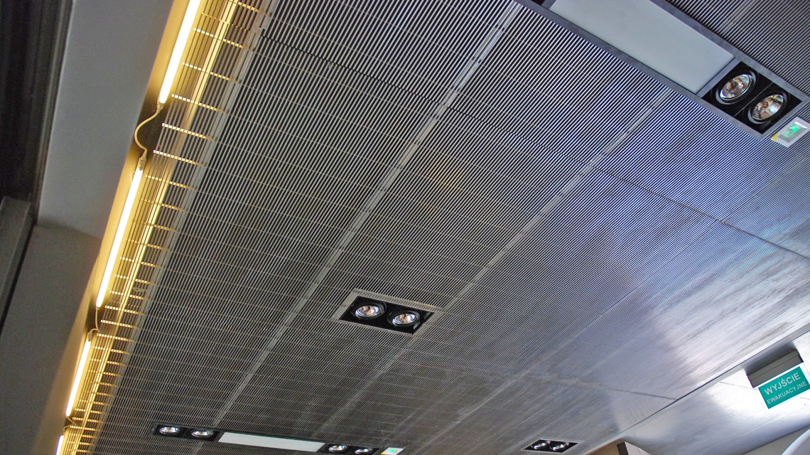 faux-plafond en grille électro-soudée RADIUS www.plafondmetaldesign.fr - <p>faux-plafond en grille électro-soudée RADIUS <a href=